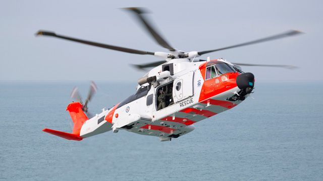 一架配备莱昂纳多鱼鹰30有源电子扫描阵列雷达系统的AW101远程直升机。